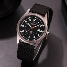 Herrenuhr – Leuchtzeiger, Militär-Stil – Produktfoto
