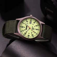 Herrenuhr – Leuchtzeiger, Militär-Stil – Produktfoto